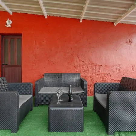 Montana De Aguarijo El Hierro Holiday home *